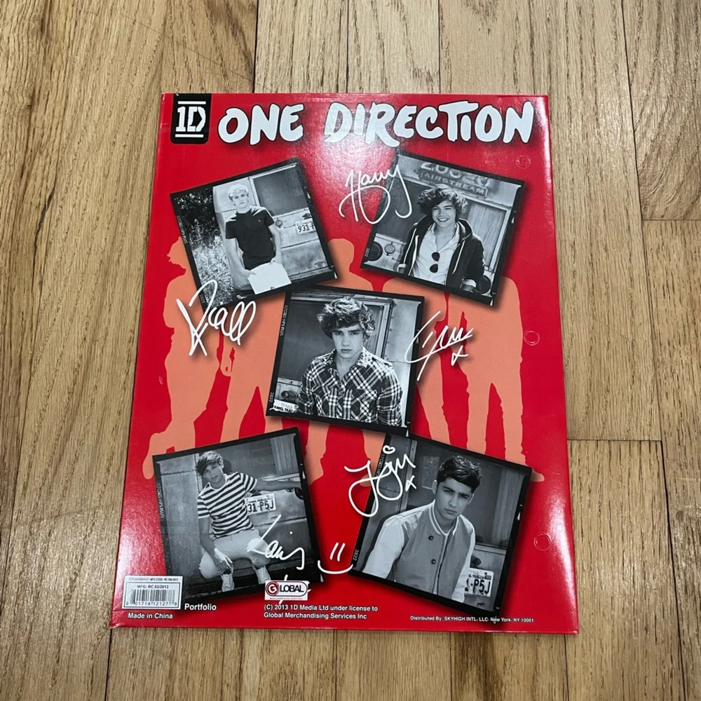 One Direction folder - Picture 3 of 3